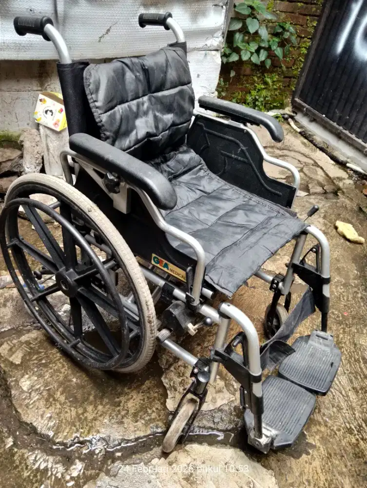 Kursi roda bekas Gea