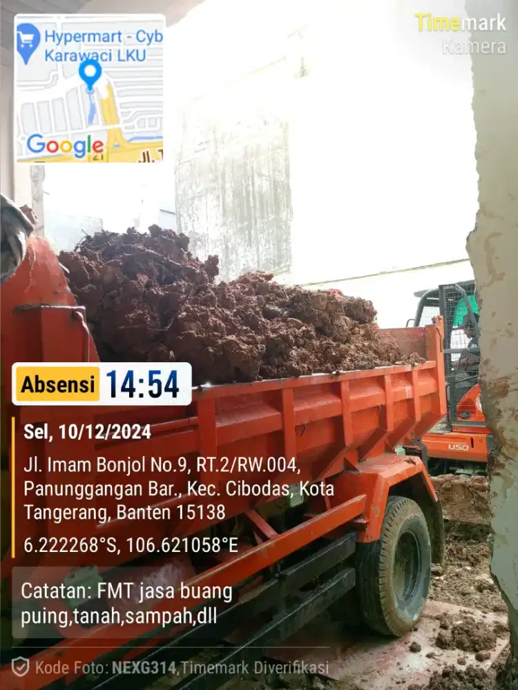 Urugan tanah merah angkut puing bangunan daerah Jabodetabek