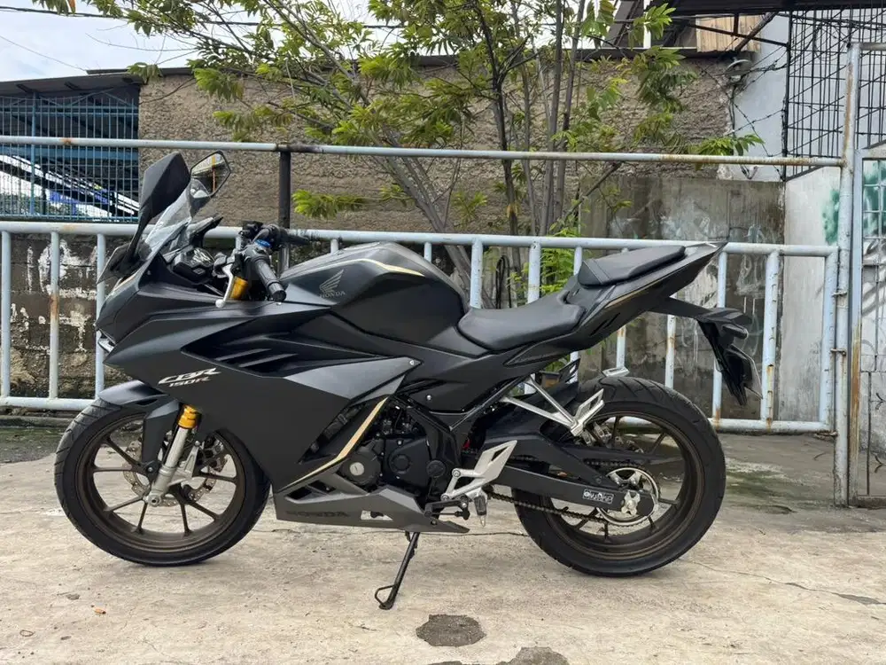 Honda CBR thun 2024 pajak panjang mesin halus jozz siap gas gan.