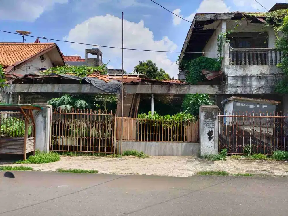 Dijual Tanah strategis dan komersil , akses 3 mobil, di Tebet Barat, Jaksel.