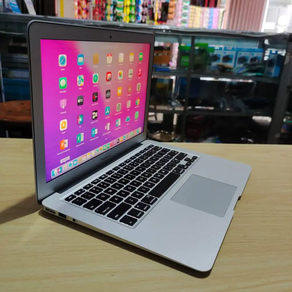 Apple Macbook Air Slim Mulus Siap Pakai 8/256 SSD