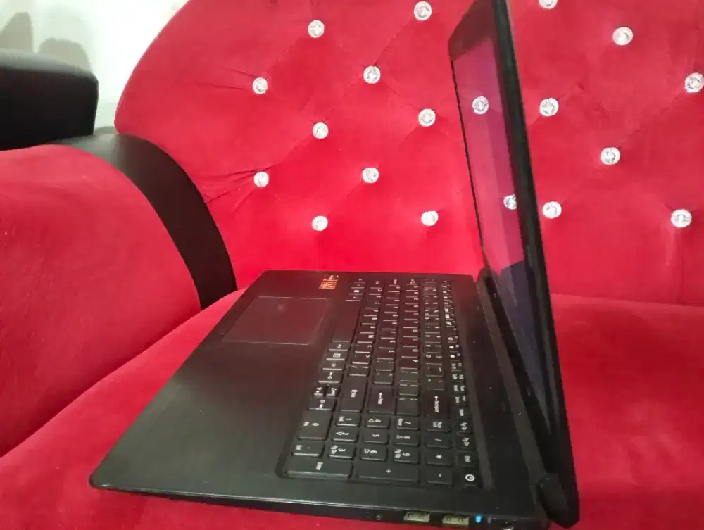 ACER ASPIRE a315 RYZEN 5 RAM 8 SSD 512 Radeon Vega siap kerja game