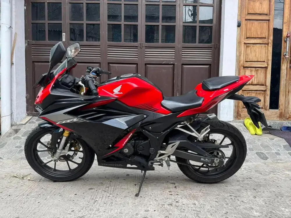 Honda CBR 150 R New thun 2021 pajak panjang mesin halus jozz siap gas.
