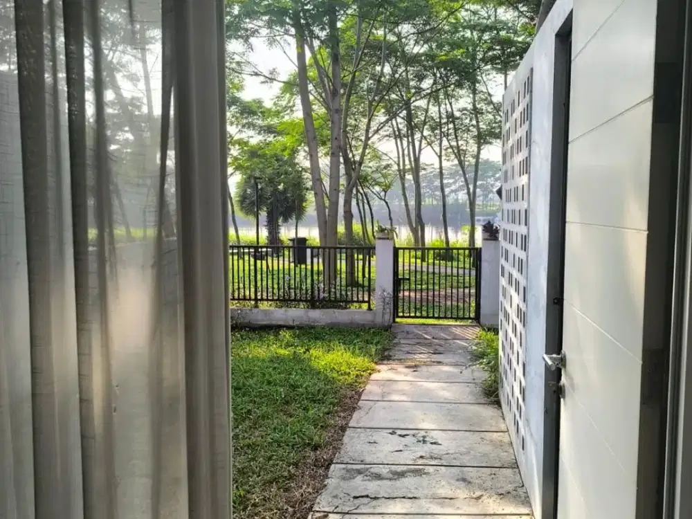 Dijual Rumah2 lt cluster lavesh kota harapan indah bekasi  Harga Rumah: 2 M (nego tipis)   Luas bangunan: 63 Luas tanah 138 Kamar Tidur: 2 Kamar Mandi