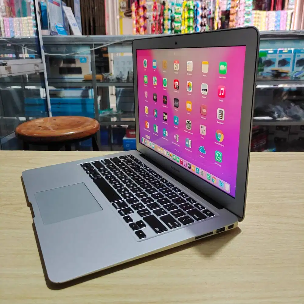 Apple Macbook Air Slim Mulus Siap Pakai 8/256 SSD