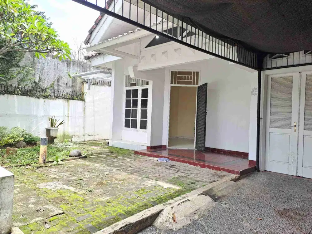 Sewa Rumah 2 lantai siap Huni Strategis dan Nyaman di Cipinang Indah Jakarta Timur