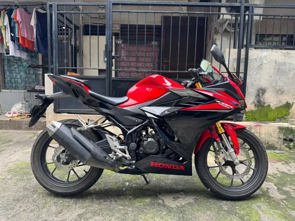Honda CBR 150 R New thun 2023 pajak panjang mesin halus jozz siap gas.