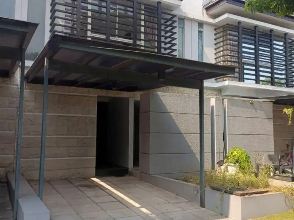 Murah Rumah 2 Lantai Siap Huni di Cluster Edenia Graha Natura, Surabaya Barat