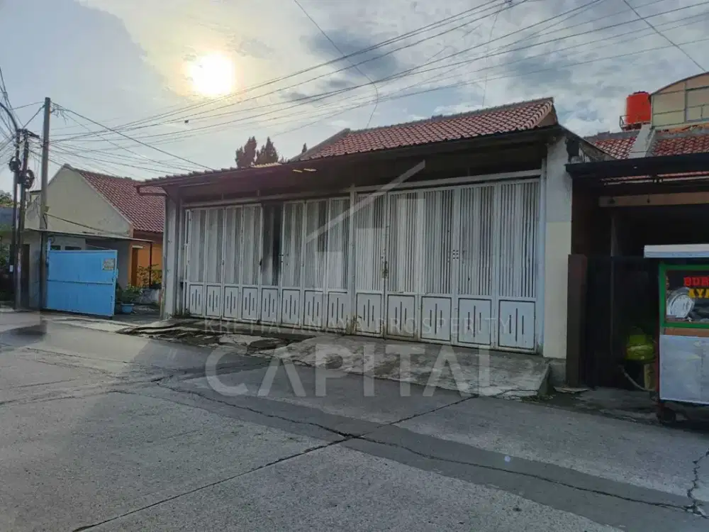 RUMAH SEMI RUKO MUAT UNTUK 2 KIOS DENGAN LINGKUNGAN RAMAI DAN NYAMAN DI ARCAMANIK