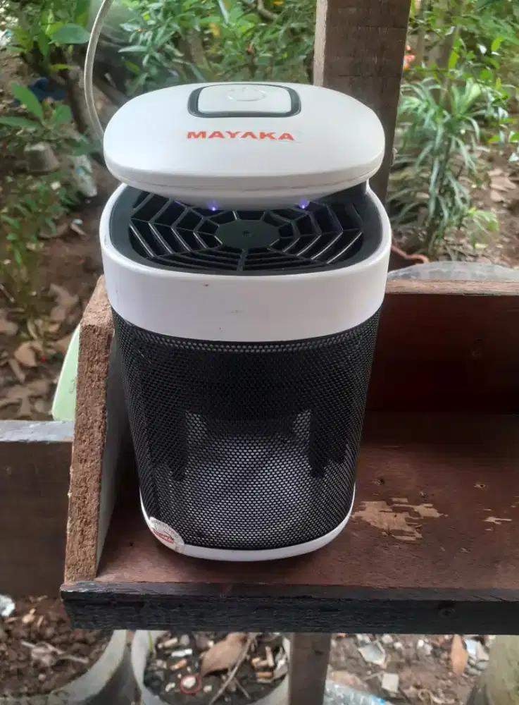 Perangkap Nyamuk LED MAYAKA