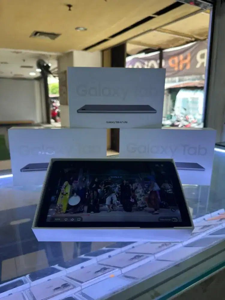 Samsung A7 lite like new