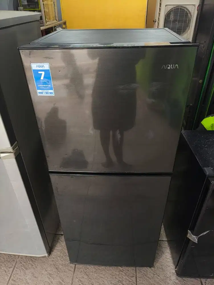 Kulkas Aqua 2 Pintu tiada ada bunga es, watt rendah plus antar barang