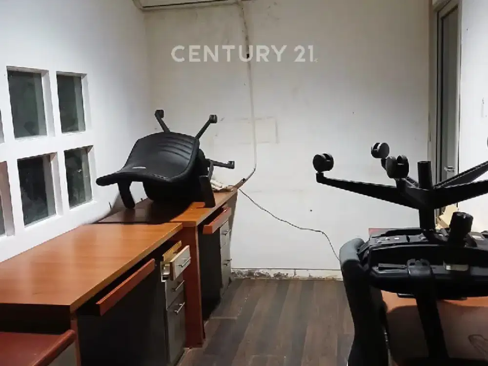 Ruko 3 Lantai Di Lokasi Strategis Di Boulevard