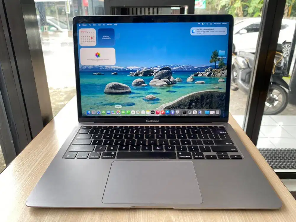 Macbook Air m1 2020 ram 16GB SSD 256GB all normal