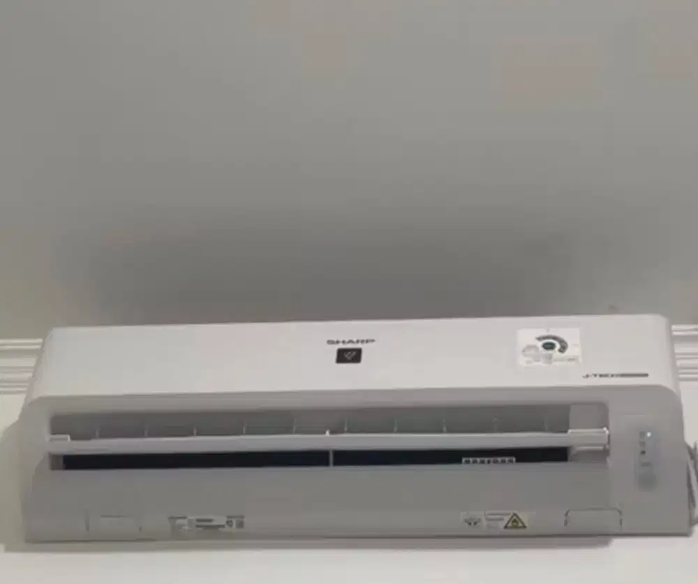 AC 1/2 PK merk Sharp 
Kondisi seperti baru tapi barang second ya