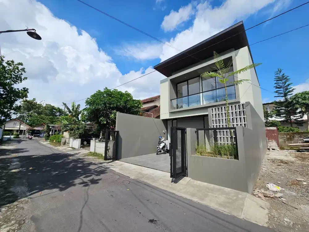 DIJUAL RUMAH MEWAH JOGJA FULLY FURNISHED MODERN KONTEMPORER JL.KALIURANG KM 9, SINDUHARJO, NGAGLIK, SLEMAN, YOGYAKARTA