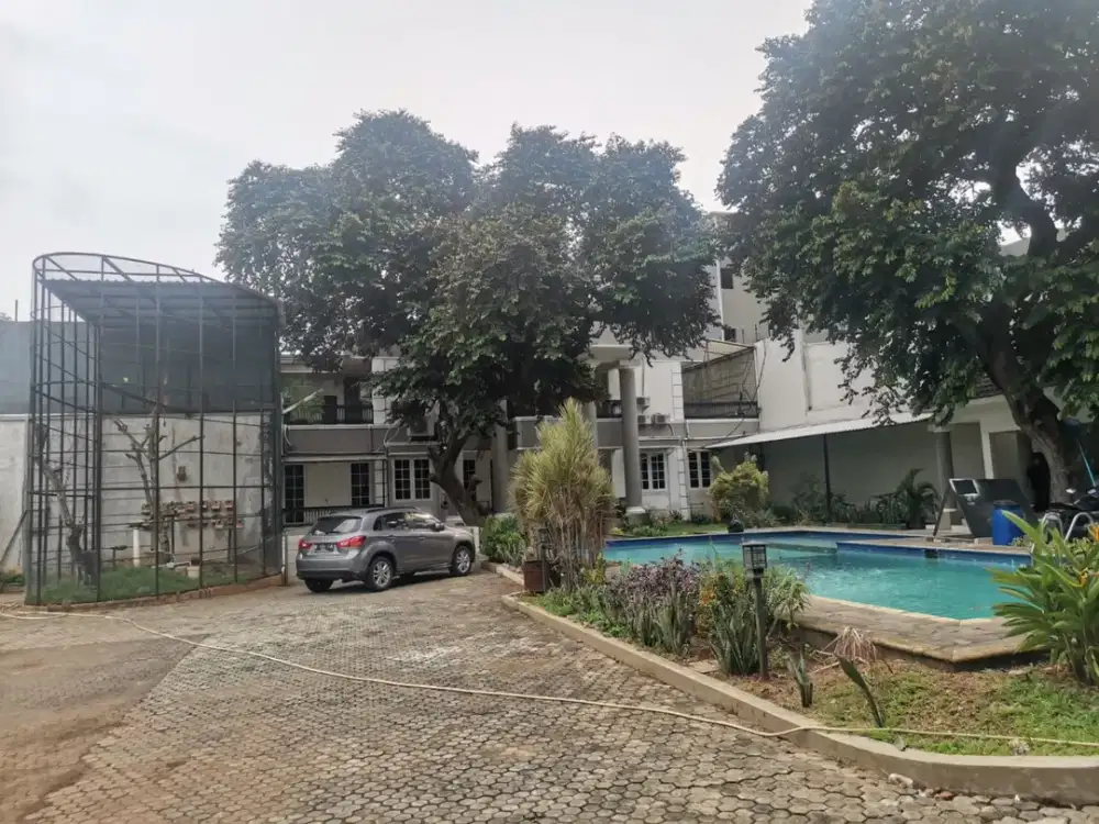 Rumah di tanjung duren selatan