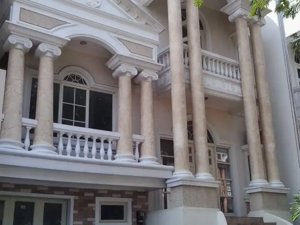 Disewa Rumah PIK Cluster Rome  3Lt Uk 10x25 m2 at Jakarta Utara