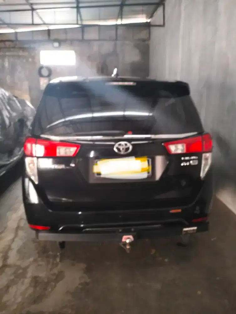 Innova Reborn Diesel V/AT 2021 Hitam