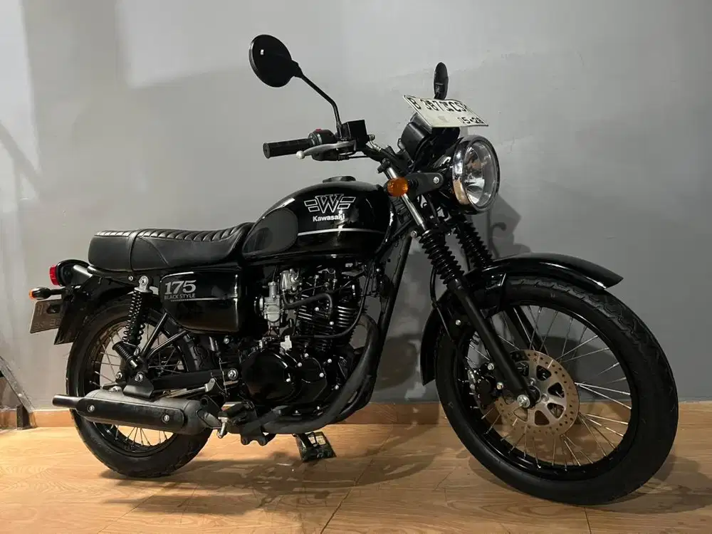 KAWASAKI W175 SE BLACK STYLE TH 2023