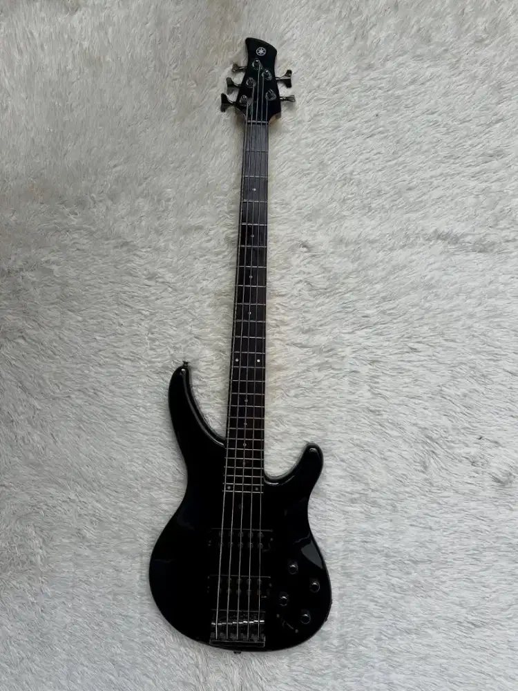 bass yamaha TRBX 305 BL