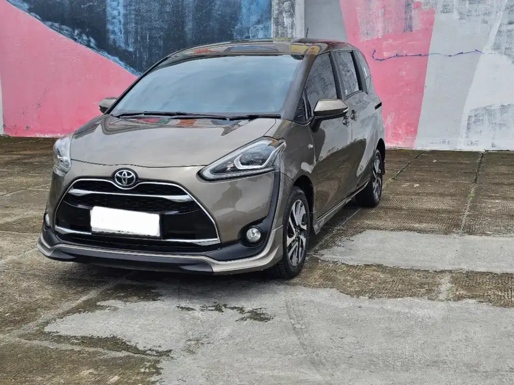Toyota Sienta Q 2019