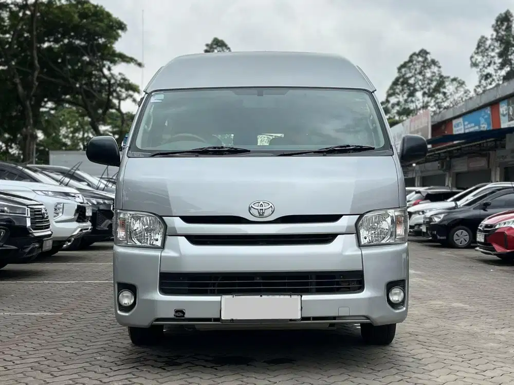 (TERMURAH) TOYOTA HIACE 2.5 COMMUTER MT MANUAL 2019 SILVER KM 62RB