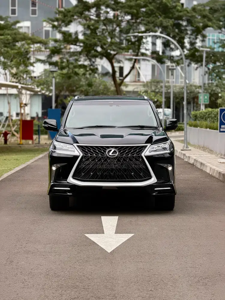 CASH Lexus Lx570 F Sport 2017 FACELIFT Low KM