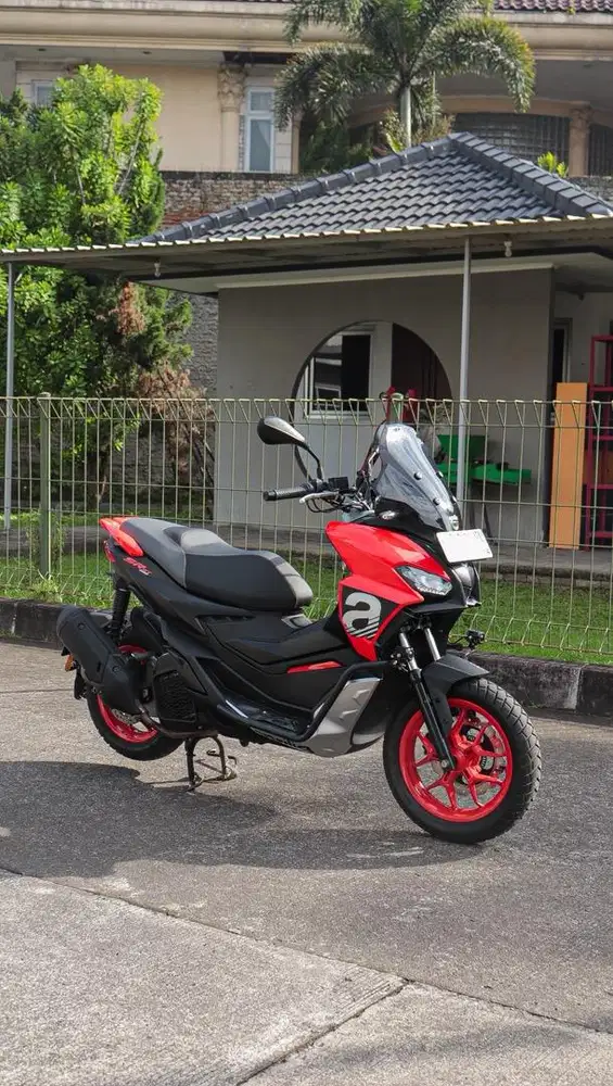 Aprilia SR GT 200