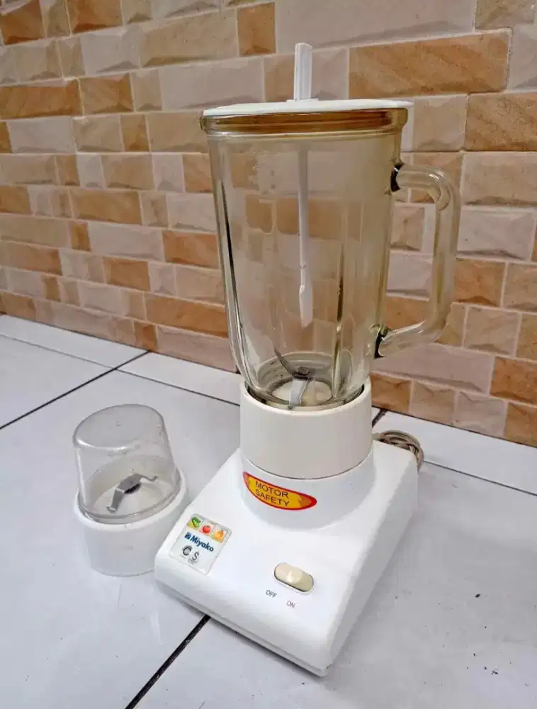 Blender Miyako Bekas – Gratis, Masih Layak Pakai