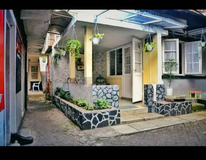 Rumah Heritage dengan 2 paviliun