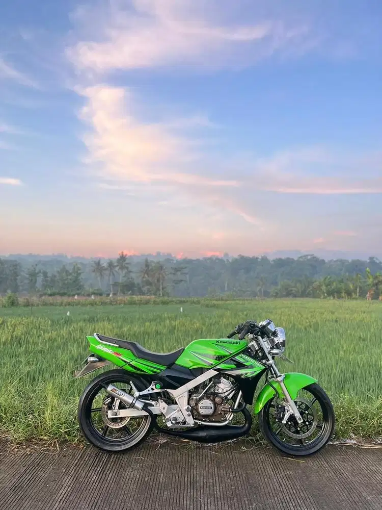 dijual Kawasaki Ninja ss 2012 asli