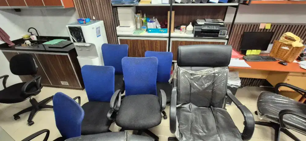 Dijual kursi kantor staff kursi manager bekas kondisi layak pakai