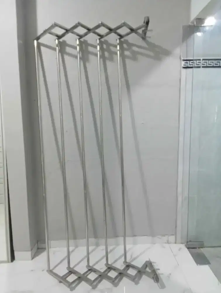 Gantungan Dinding Lipat Stainless – Gratis