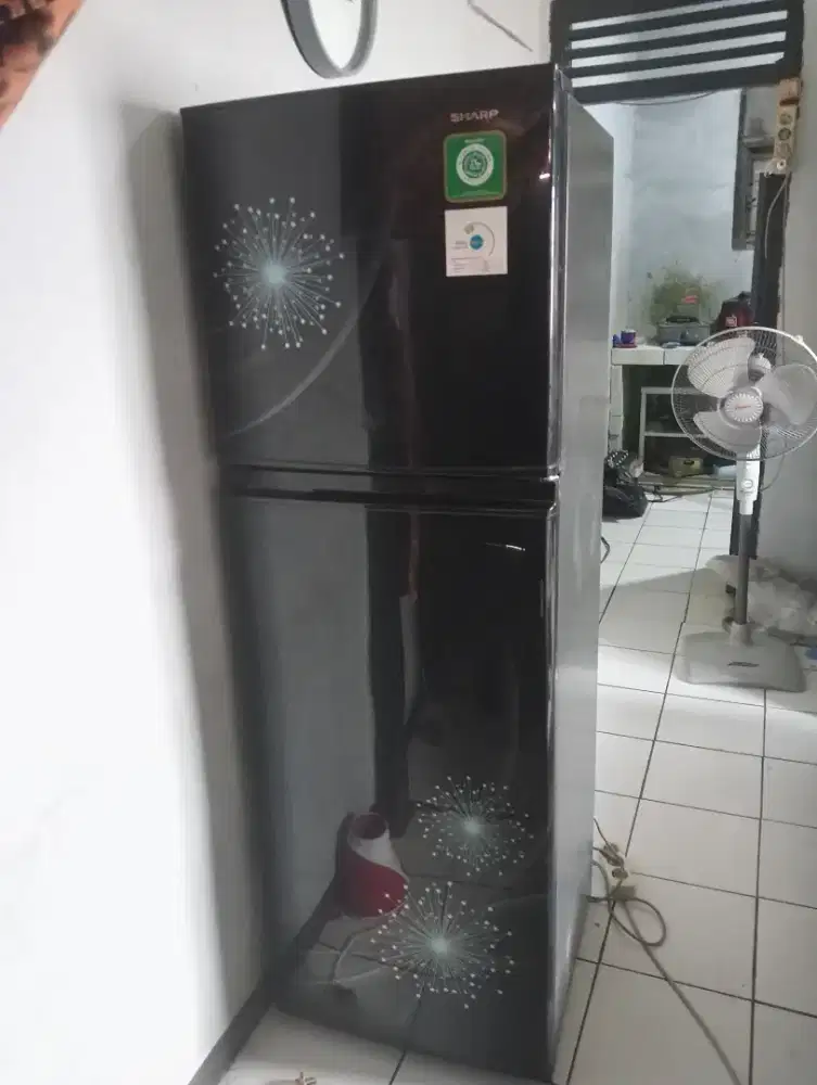 Kulkas sharp 2 pintu tipe SJ317