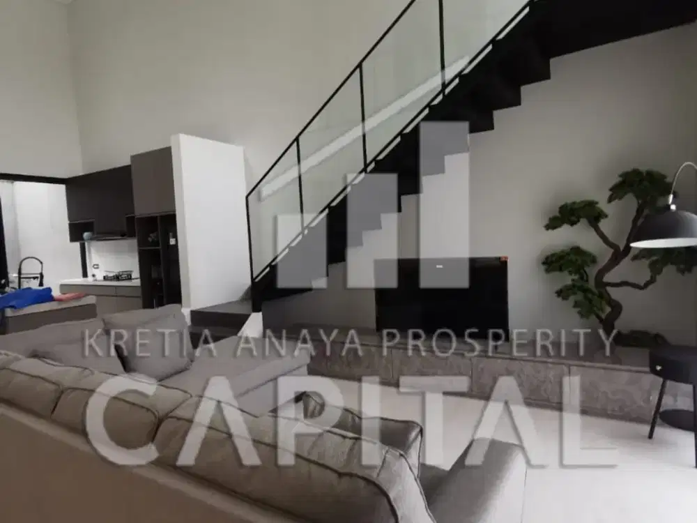 RUMAH BARU RENOVASI DENGAN RUANG KELUARGA YANG LUAS DI TATAR MAYANGSUNDA KOTA BARU PARAHYANGAN