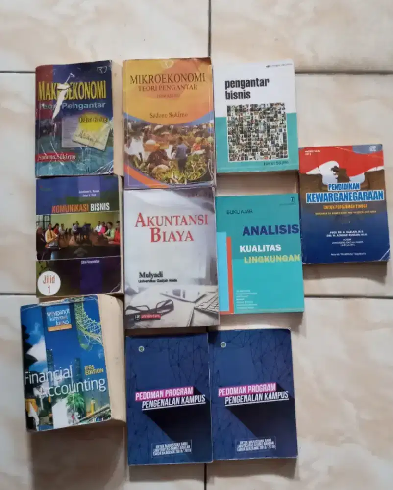 Buku bekas komik pelajaran