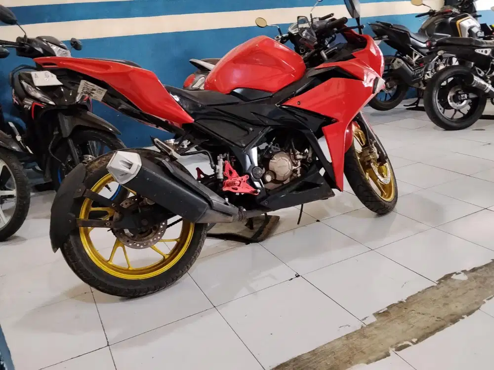 Jual honda  cbr feslif 2017 siap pakai