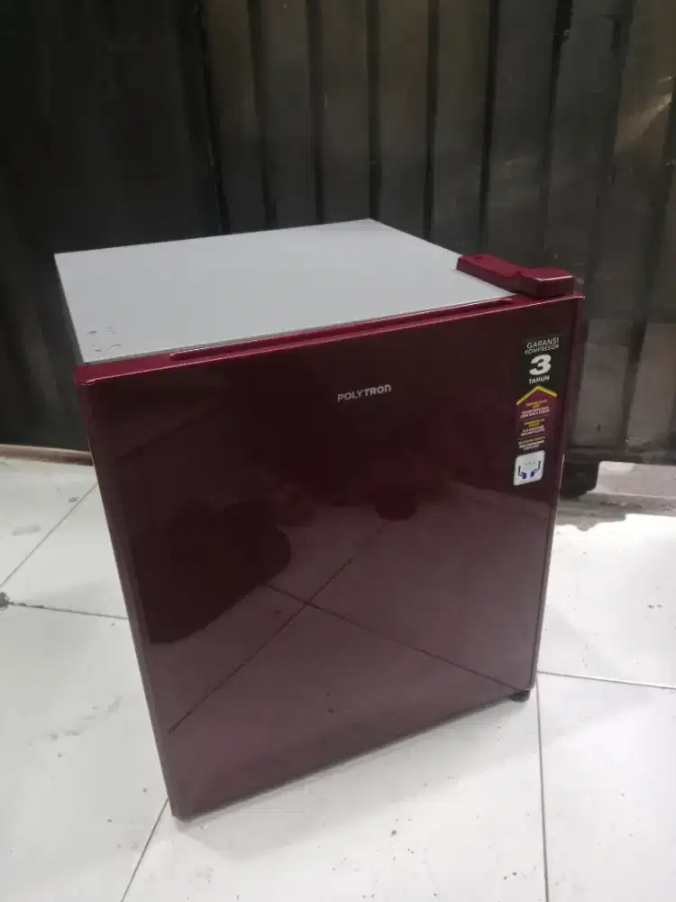 KULKAS MINIBAR POLYTRON