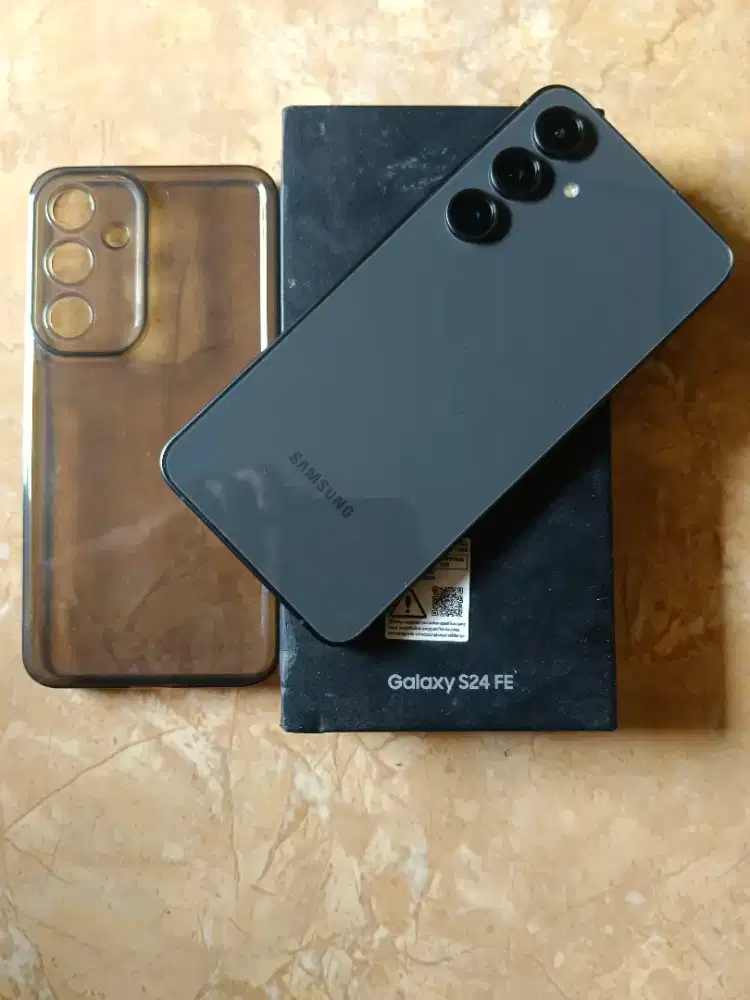 Jual Samsung S24fe 5G ram8/128 kondisi msh bagus
Simplepack bisa tt hp