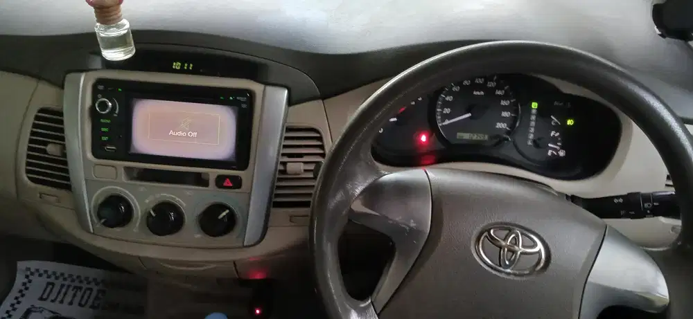 Toyota Kijang Innova 2013 Bensin