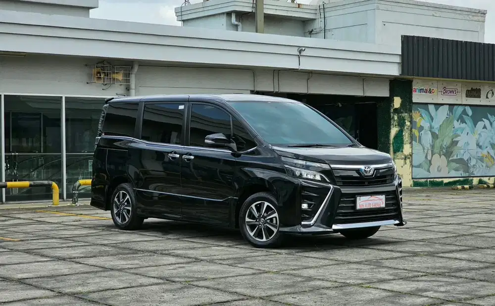 Toyota Voxy 2018