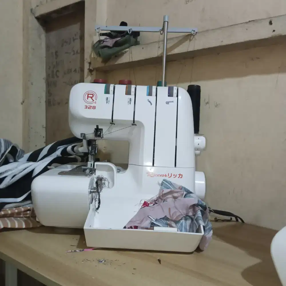 Mesin jahit obras 4 benang merk riccar