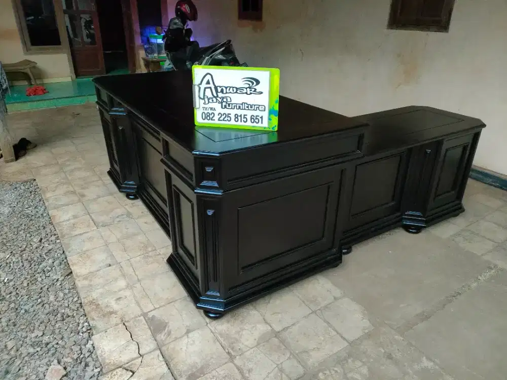 Meja kantor direktur minimalis full kayu jati