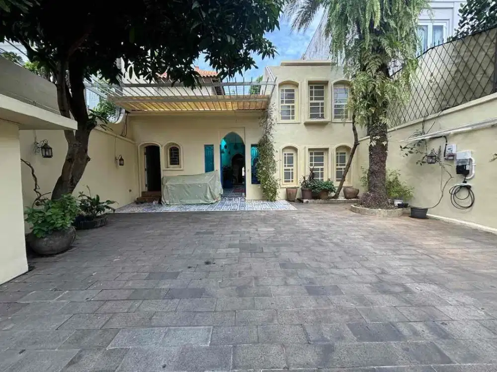 Disewakan Rumah Luxury dan Strategis di Menteng Jakarta