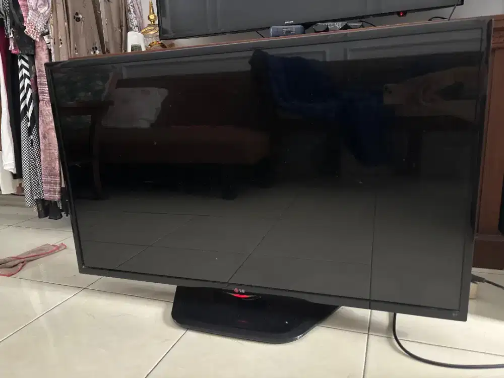 JUAL TV LED LG SECOND