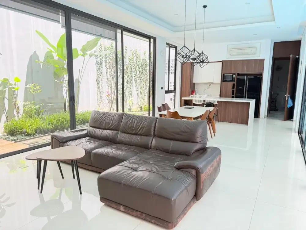 Minimalist House at Pakubuwono area