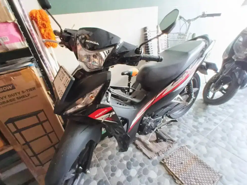 Revo x 2023 nyaris baru