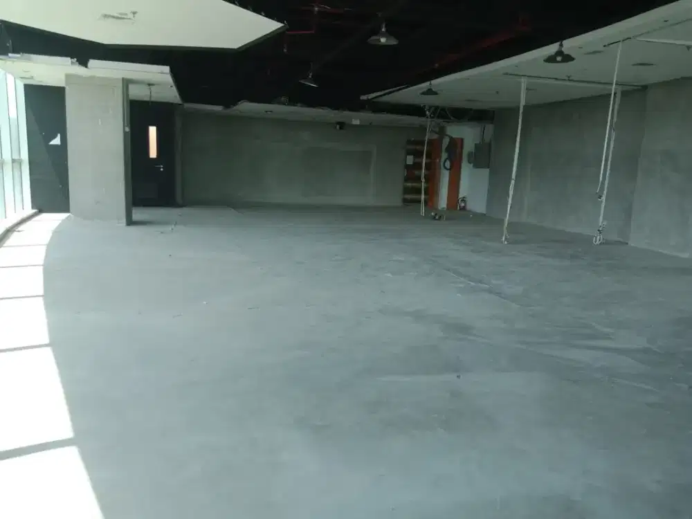 Office Space with Strategic Location and Easy Access Area At Manhattan Square TB Simatupang