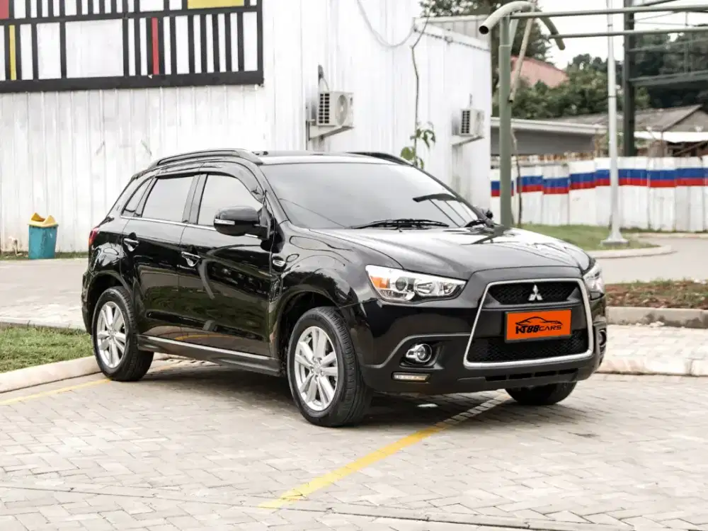 Mitsubishi Outlander PX 2.0 2013 
(NIK 2012)